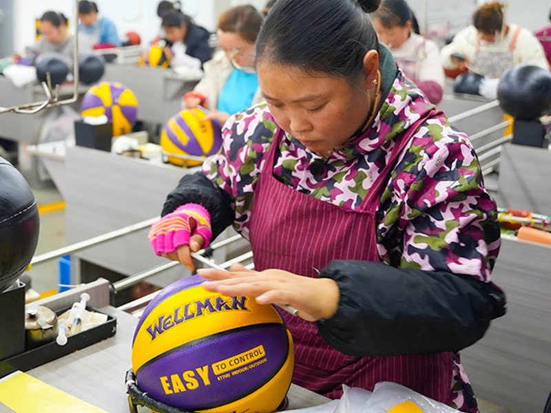 Faire de la fabrication de basket-ball